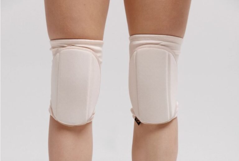 Knee pads for pole dancing